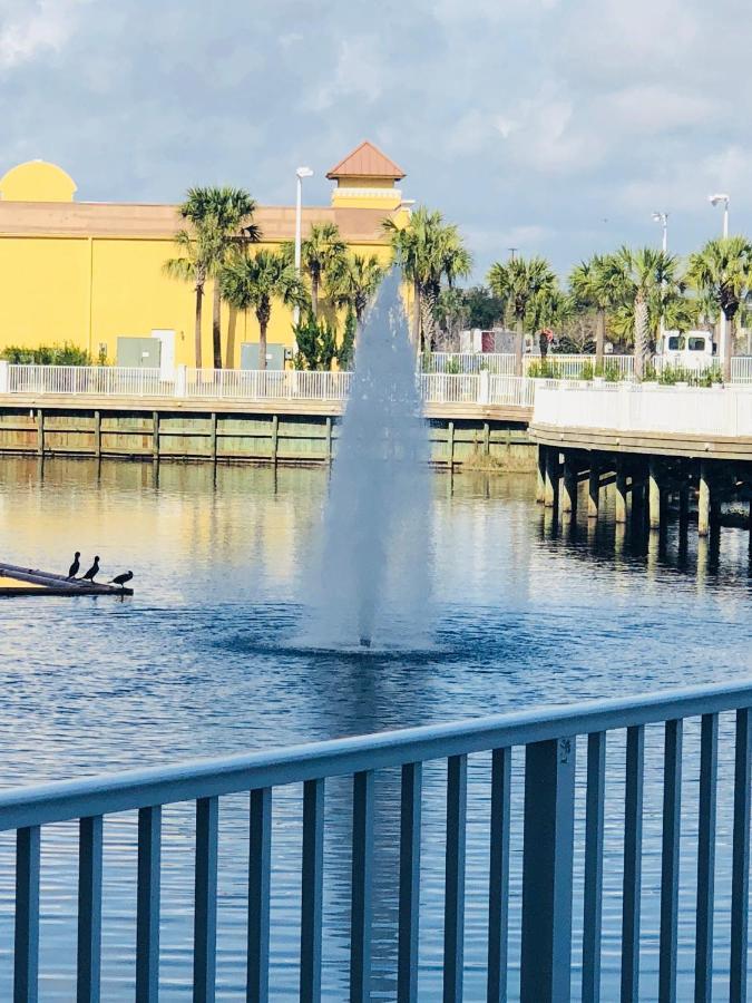 Laketown Wharf Resort: Family-friendly Beachfront With Views Aparthotel